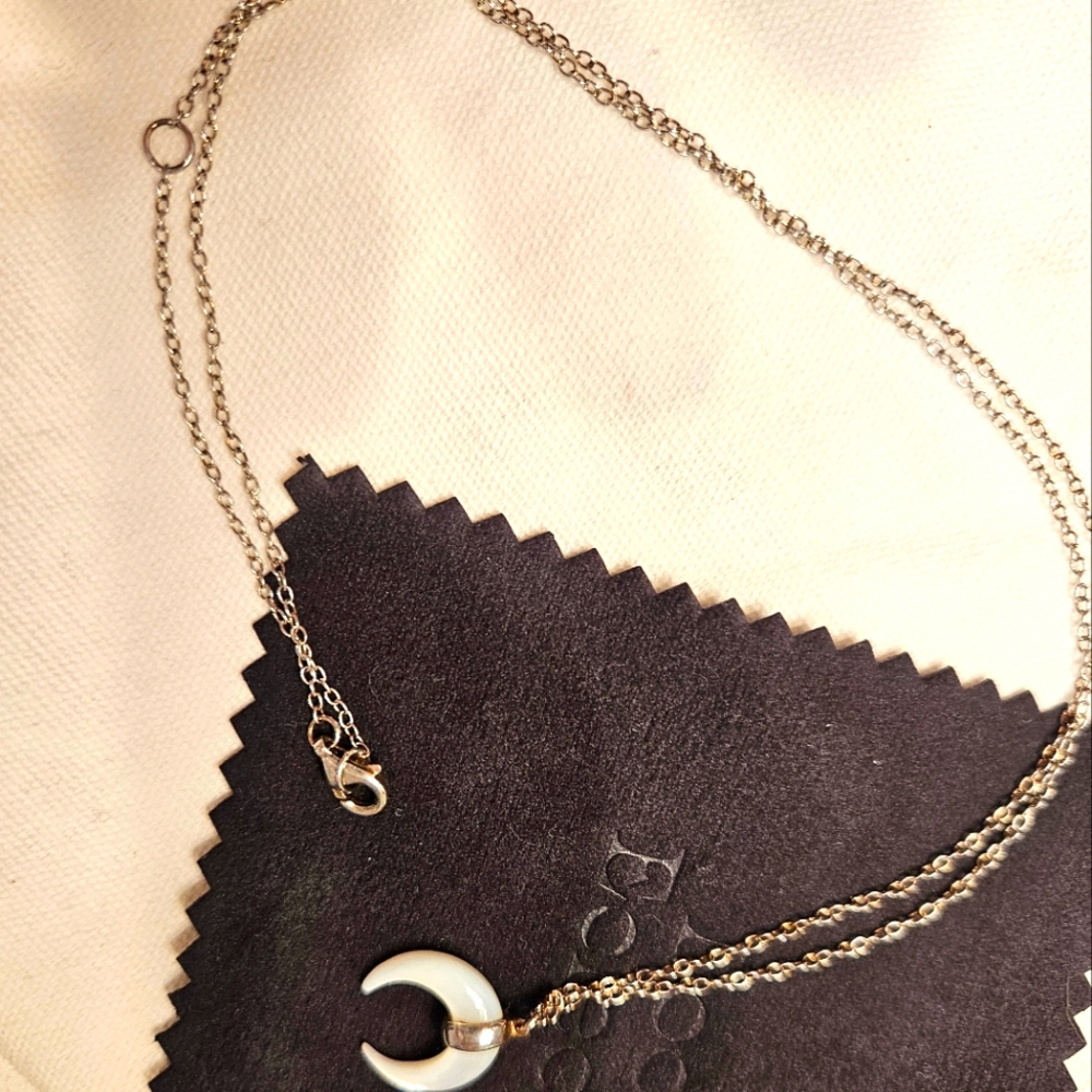 Mother-of-Pearl Crescent Moon Pendant Silver